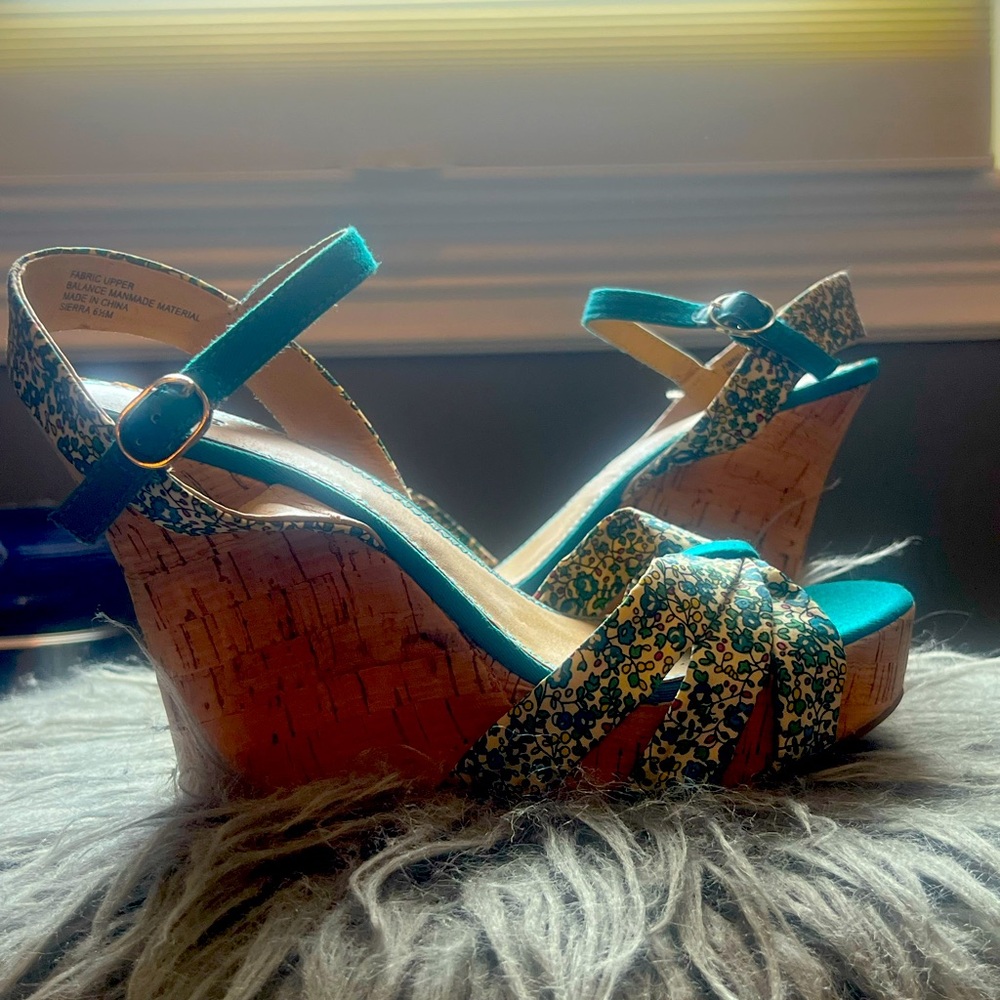 BP floral wedges